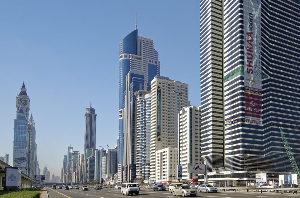 Straßenverkehr in Dubai