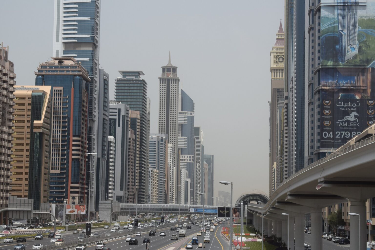 Road traffic in the United Arab Emirates