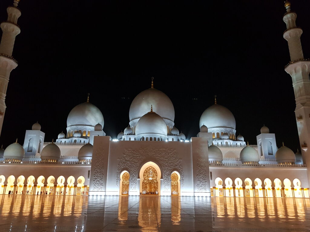Visita nocturna a la mesquita Sheikh Zayed