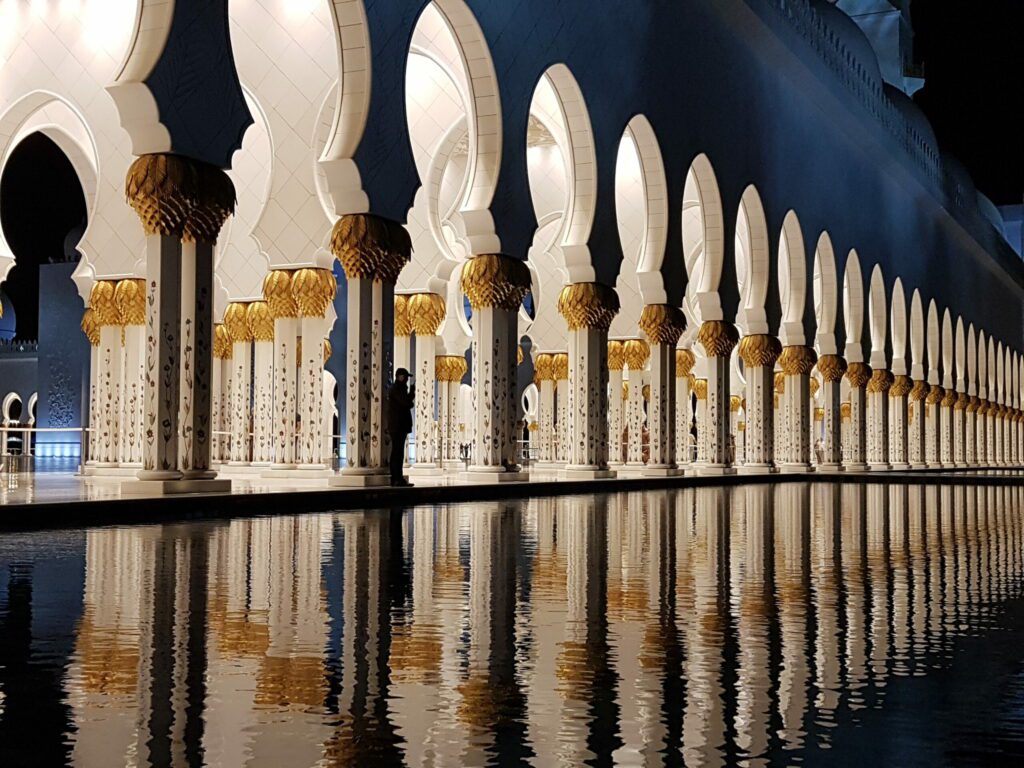 ابوظہبی سیاحتی مقام کی مسجد