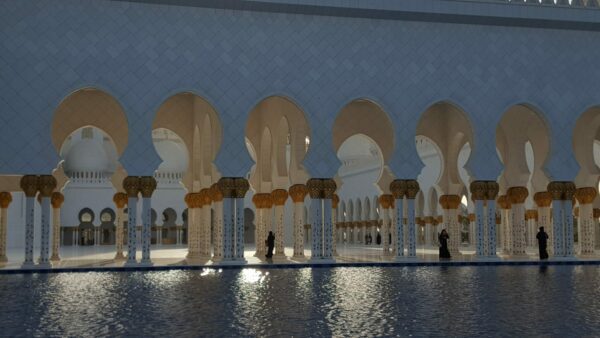 Abu Dhabi túra a nagymecsettel