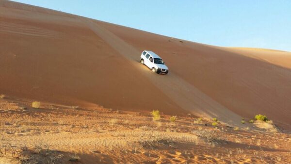Safari nel deserto in fuoristrada