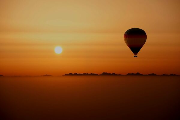 Balloon sa mạc Dubai