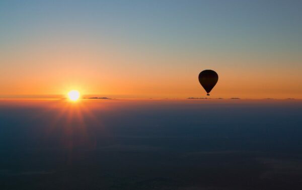 Політ на повітряній кулі Схід сонця