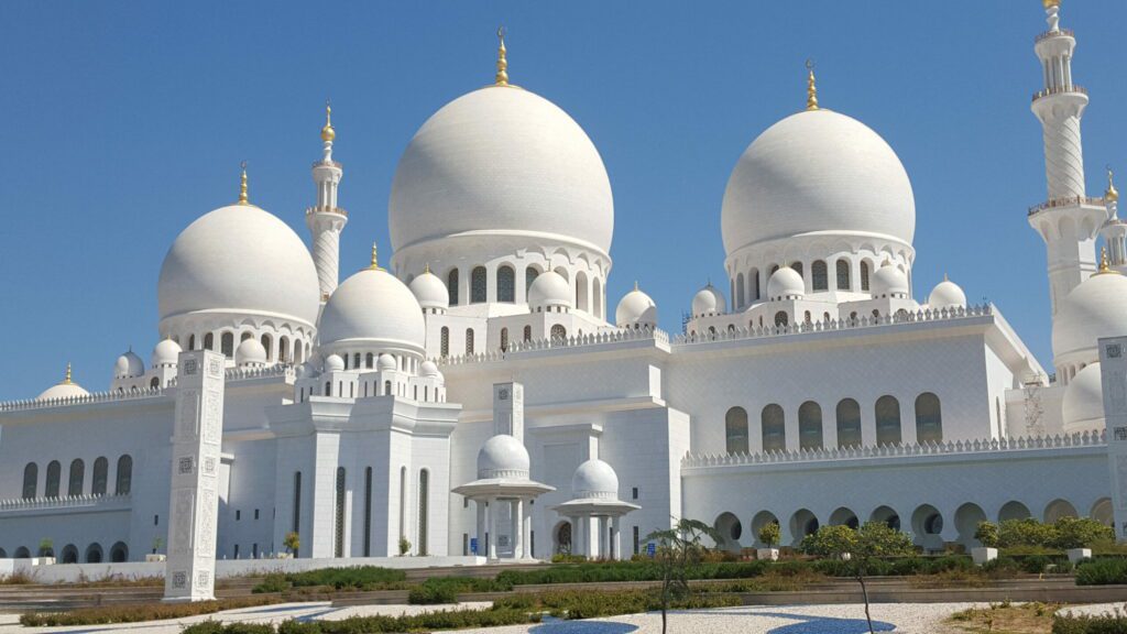 Az Abu Dhabi mecset megtekintése