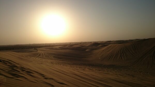 Sivatagi naplemente Abu Dhabi