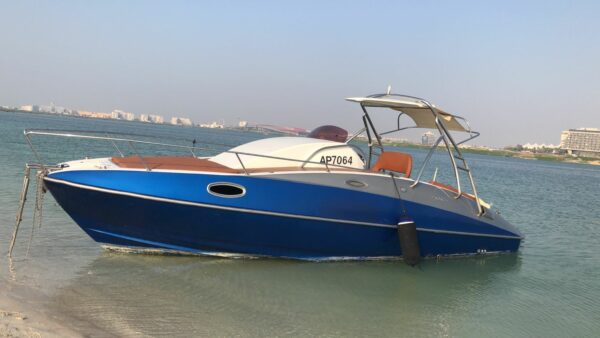 Cuairt Price Miniyacht ann an Abu Dhabi