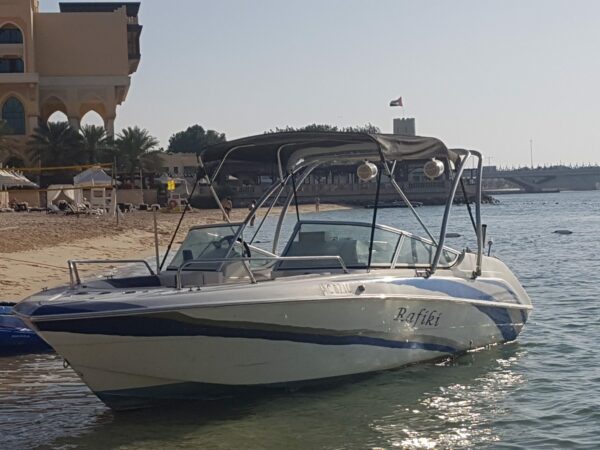 Cuairt Speedboat Abu Dhabi air-loidhne
