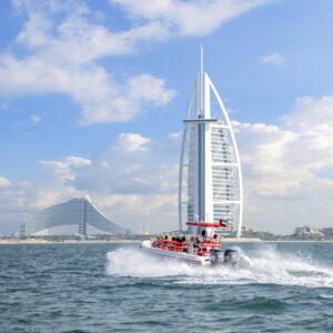 Обиколка с моторна лодка Дубай