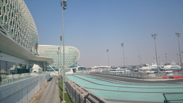 เวลาเปิดทำการของ Yas Marina Circuit